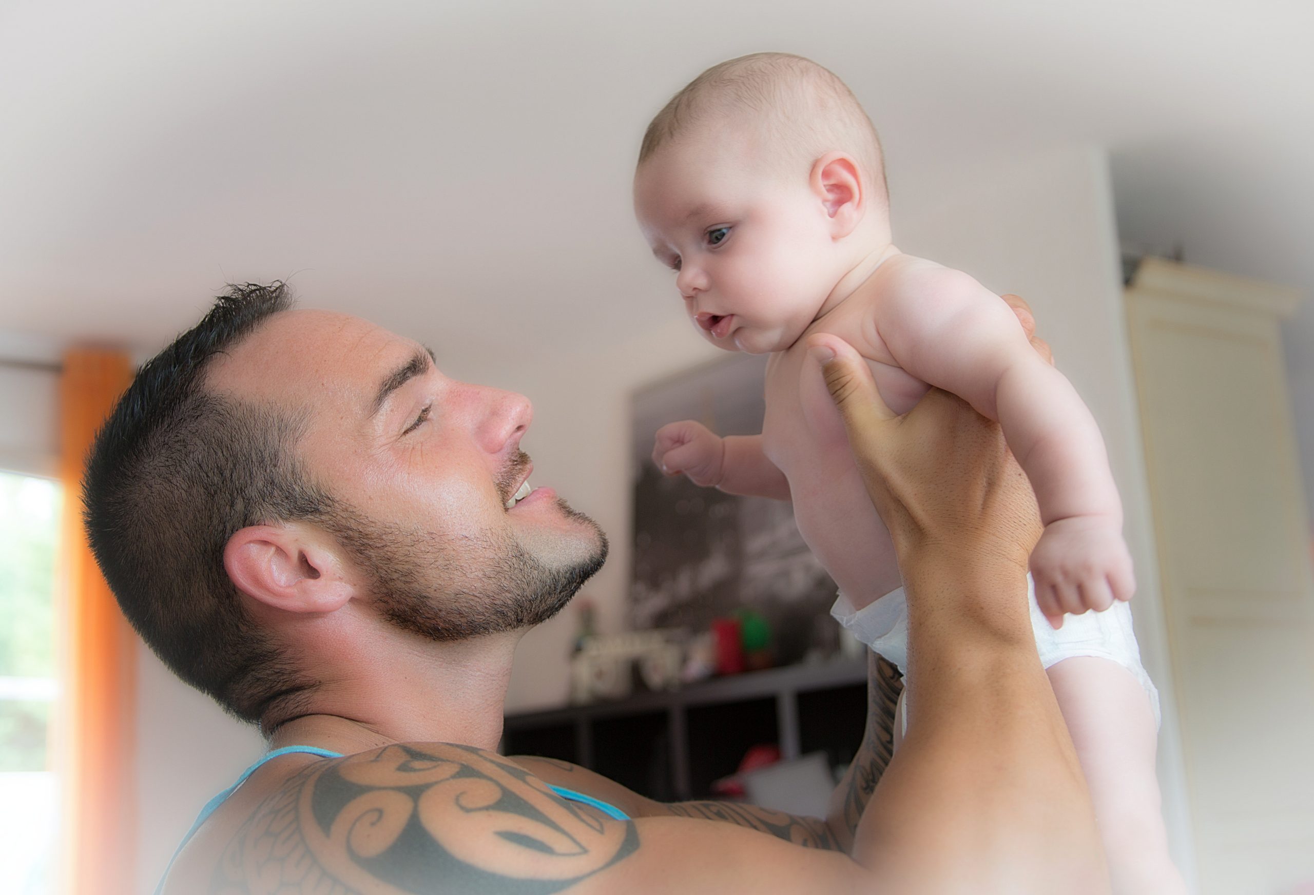 10 Things a Dad Can Do to Help a Postpartum Mom